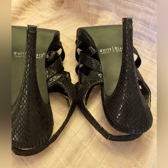 WHITE HOUSE BLACK MARKET - Picture 3 of 5